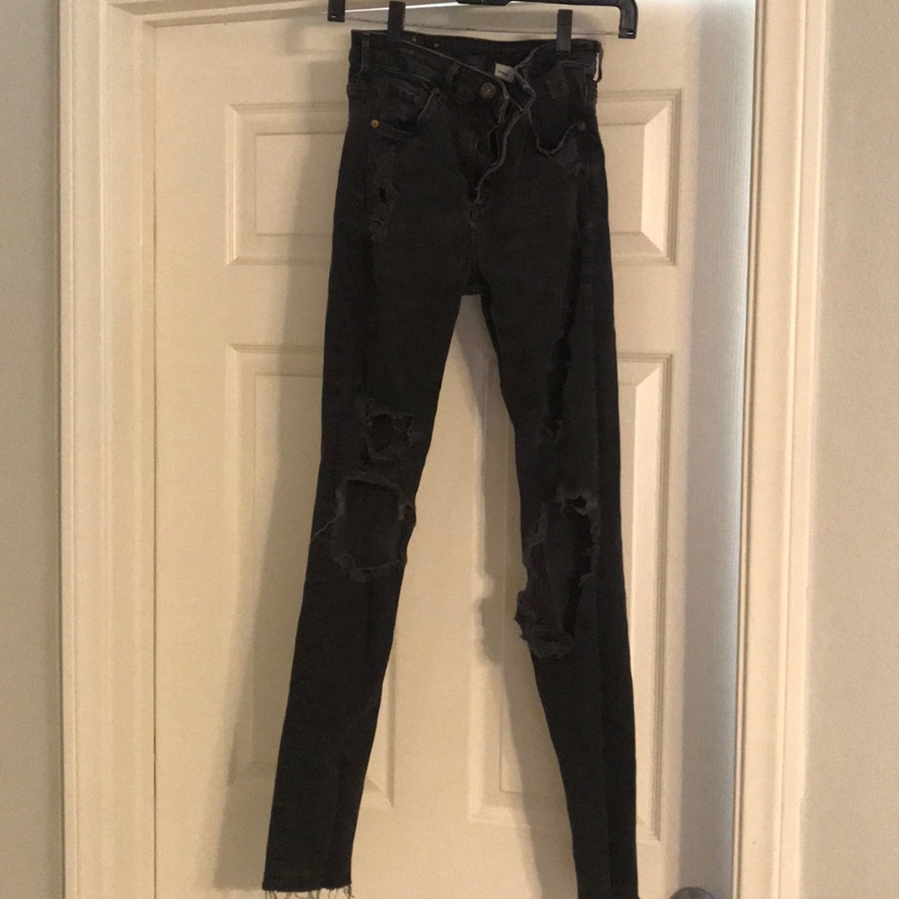H&M high waisted Black ripped skinny jeans size 29